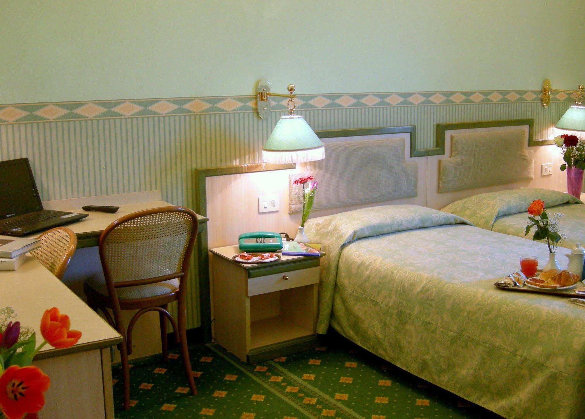 Buenos Aires Hotel Milán Exteriér fotografie